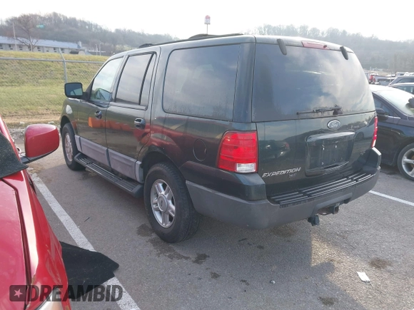 2004 Ford Expedition Special Service with VIN 1FMPU16L94LB32877, listed as a IAAI auction lot 41138422 with 181,962 mi miles. Bid and sale history available at carsss.com. Image 3.