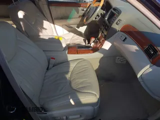 2001 Lexus LS 430 z VIN JTHBN30FX10048797, wystawiony jako IAAI lot #42189516 z przebiegiem 214 063 mil mil oraz . Historia ofert i sprzedaży dostępna na DreamBid. Obrazek 5.