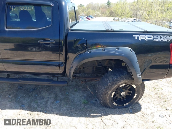2017 Toyota Tacoma SR5 z VIN 3TMCZ5AN1HM062459, wystawiony jako IAAI lot #42138261 z przebiegiem 75 474 mil mil oraz . Historia ofert i sprzedaży dostępna na DreamBid. Obrazek 6.