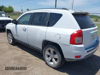 2011 Jeep Compass with VIN 1J4NT1FA3BD139578, listed as a IAAI auction lot 42058499 with 159,322 mi miles. Bid and sale history available at carsss.com. Image 3.