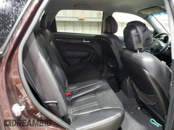 2012 Kia Sorento EX z VIN 5XYKU4A64CG219646, wystawiony jako Copart lot #59171315 z przebiegiem 185 806 mil mil oraz Czysty tytuł • Clean title. Historia ofert i sprzedaży dostępna na DreamBid. Obrazek 11.