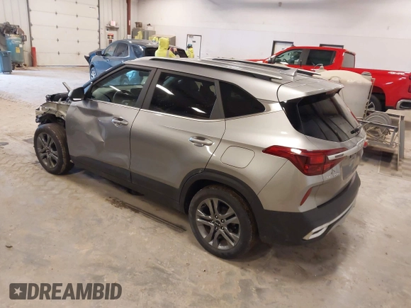 2022 Kia Seltos S with VIN KNDEU2AA8N7263350, listed as a IAAI auction lot 42147067 with 61,042 mi miles and . Bid and sale history available at DreamBid. Image 3.