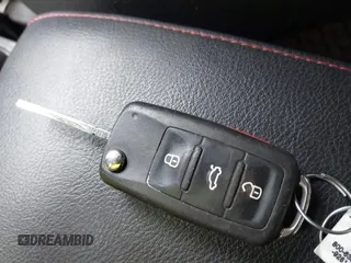 2012 Volkswagen Jetta GLI Autobahn z VIN 3VW567AJ1CM460223, wystawiony jako IAAI lot #41712037 z przebiegiem 132 172 mil mil oraz . Historia ofert i sprzedaży dostępna na DreamBid. Obrazek 11.