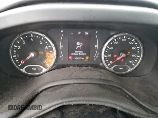 2017 Jeep Renegade Latitude z VIN ZACCJBBB2HPF77395, wystawiony jako Copart lot #46134285 z przebiegiem 104 757 mil mil oraz Szkoda całkowita • Salvage title. Historia ofert i sprzedaży dostępna na DreamBid. Obrazek 9.