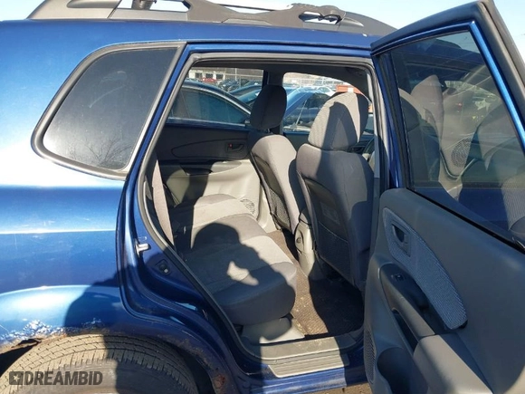 2008 Hyundai Tucson GLS with VIN KM8JM12B28U913372, listed as a IAAI auction lot 41541645 with 168,000 mi miles. Bid and sale history available at carsss.com. Image 8.