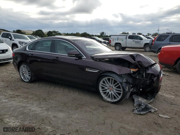 2016 Jaguar XF 35t Prestige with VIN SAJBE4BV3GCY18665, listed as a Copart auction lot 41925005 with 100,530 mi miles and Salvage Title. Bid and sale history available at carsss.com. Image 4.