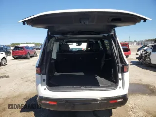 2023 Jeep Wagoneer Series II с VIN 1C4SJSBP7PS561497, выставлен на аукционе Copart как лот 46858845 с пробегом 29 616 миль миль и Списание • Salvage title. История ставок и продаж доступна на DreamBid. Изображение 6.