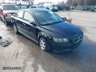 2006 Volvo S40 2.4L with VIN YV1MS382862160847, listed as a IAAI auction lot 41755812 with 163,594 mi miles. Bid and sale history available at carsss.com. Image 1.