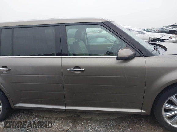 2014 Ford Flex Limited with VIN 2FMGK5D89EBD17931, listed as a IAAI auction lot 41852159 with 105,522 mi miles. Bid and sale history available at carsss.com. Image 13.