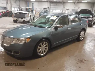2012 Lincoln MKZ z VIN 3LNHL2GC1CR837698, wystawiony jako IAAI lot #41877061 z przebiegiem 129 411 mil mil oraz . Historia ofert i sprzedaży dostępna na DreamBid. Obrazek 2.