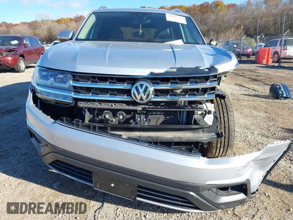 2018 Volkswagen Atlas SE with VIN 1V2DR2CA5JC533628, listed as a IAAI auction lot 40849747 with 109,838 mi miles and . Bid and sale history available at DreamBid. Image 13.