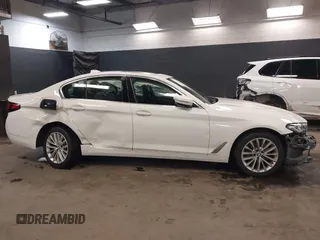 2021 BMW 5 Series 530i z VIN WBA53BH02MCF80188, wystawiony jako IAAI lot #41123753 z przebiegiem 72 730 mil mil oraz . Historia ofert i sprzedaży dostępna na DreamBid. Obrazek 14.