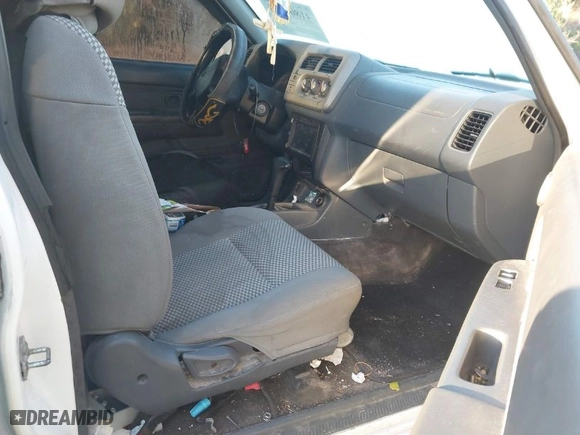 2001 Nissan Frontier 2WD XE with VIN 1N6ED27T91C338614, listed as a IAAI auction lot 41804804 with 225,319 mi miles. Bid and sale history available at carsss.com. Image 5.