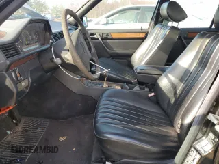 1993 Mercedes-Benz 300 with VIN WDBEB28E6PB878265, listed as a Copart auction lot 50939465 with 229,635 mi miles and Clean Title. Bid and sale history available at DreamBid. Image 7.