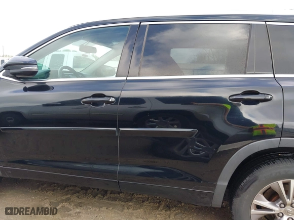 2014 Toyota Highlander XLE with VIN 5TDKKRFH9ES021924, listed as a IAAI auction lot 41826858 with 302,407 mi miles. Bid and sale history available at carsss.com. Image 15.