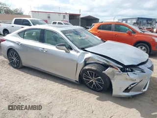2022 Lexus ES with VIN 58ADZ1B12NU138064, listed as a IAAI auction lot 41801514 with 7,762 mi miles. Bid and sale history available at carsss.com. Image 1.