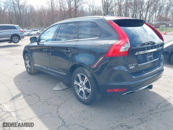 2014 Volvo XC60 3.0L R-Design Premier Plus with VIN YV4902DZXE2545921, listed as a IAAI auction lot 42026506 with 232,903 mi miles. Bid and sale history available at carsss.com. Image 3.