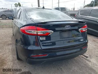 2020 Ford Fusion SE with VIN 3FA6P0HD3LR222152, listed as a IAAI auction lot 41615997 with 107,119 mi miles. Bid and sale history available at carsss.com. Image 3.
