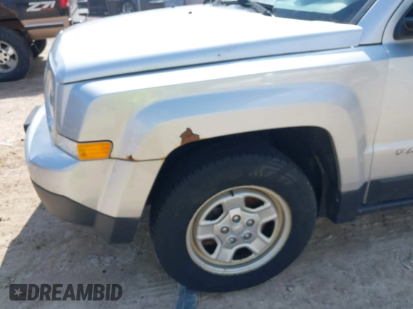 2013 Jeep Patriot Sport with VIN 1C4NJPBAXDD254864, listed as a IAAI auction lot 42019511 with 139,994 mi miles. Bid and sale history available at carsss.com. Image 13.