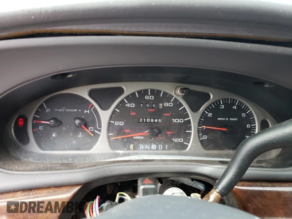 1999 Mercury Sable GS with VIN 1MEFM50U1XA653292, listed as a Copart auction lot 51307905 with 210,945 mi miles and Salvage title. Bid and sale history available at DreamBid. Image 9.