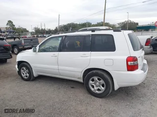 2006 Toyota Highlander with VIN JTEGP21A860101367, listed as a IAAI auction lot 41316085 with 172,426 mi miles. Bid and sale history available at carsss.com. Image 14.