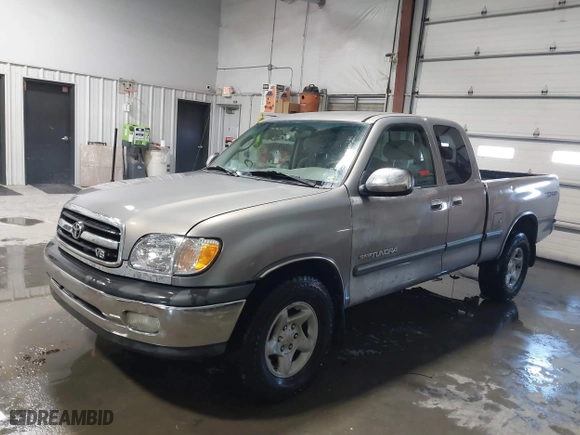 2000 Toyota Tundra SR5 with VIN 5TBRT3414YS093920, listed as a IAAI auction lot 41622228 with 239,064 mi miles. Bid and sale history available at carsss.com. Image 20.