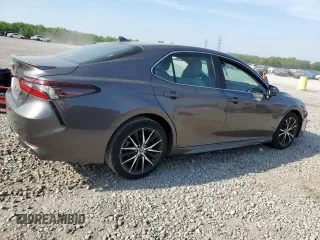 2022 Toyota Camry SE with VIN 4T1G11AK8NU662762, listed as a Copart auction lot 53463765 with 56,116 mi miles and Salvage Title. Bid and sale history available at carsss.com. Image 3.