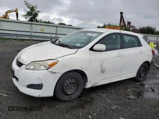 2013 Toyota Matrix L z VIN 2T1KU4EE7DC979617, wystawiony jako Copart lot #55741065 z przebiegiem 163 197 mil mil oraz Nie do naprawy • Non repairable. Historia ofert i sprzedaży dostępna na DreamBid. Obrazek 1.