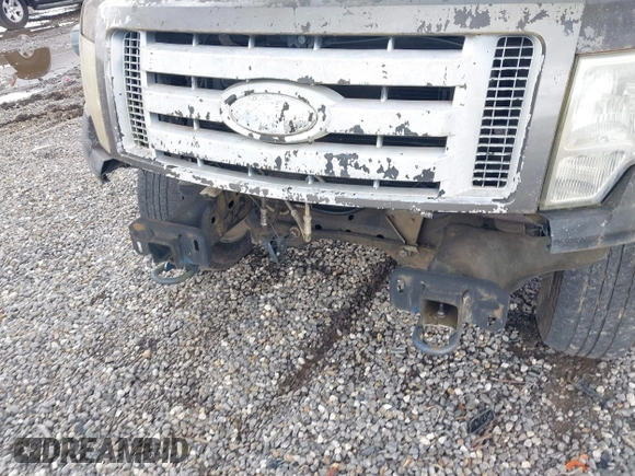 2009 Ford F-150 XL z VIN 1FTPW14V49KC59679, wystawiony jako IAAI lot #42524021 z przebiegiem 166 680 mil mil oraz . Historia ofert i sprzedaży dostępna na DreamBid. Obrazek 6.