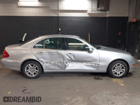 2006 Mercedes-Benz E-Class 3.5L with VIN WDBUF87J76X182677, listed as a IAAI auction lot 42016237 with 150,085 mi miles. Bid and sale history available at carsss.com. Image 13.