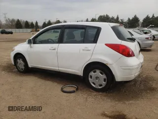 2010 Nissan Versa S z VIN 3N1BC1CP1AL447295, wystawiony jako Copart lot #53544455 z przebiegiem 310 809 mil mil oraz Szkoda całkowita • Salvage title. Historia ofert i sprzedaży dostępna na DreamBid. Obrazek 2.