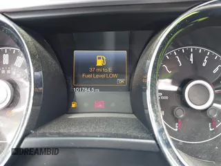 2014 Ford Mustang V6 с VIN 1ZVBP8AM2E5280063, выставлен на аукционе IAAI как лот 42364997 с пробегом 101 784 миль миль и . История ставок и продаж доступна на DreamBid. Изображение 7.