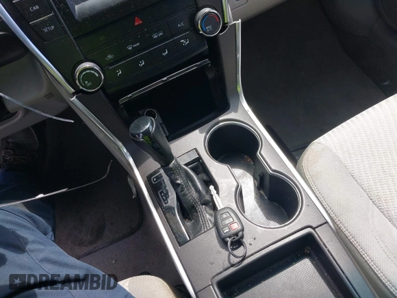 2015 Toyota Camry XLE with VIN 4T1BF1FK3FU114299, listed as a IAAI auction lot 42024946 with 152,972 mi miles. Bid and sale history available at carsss.com. Image 11.