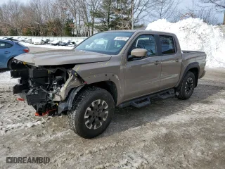 2024 Nissan Frontier PRO-4X with VIN 1N6ED1EKXRN621821, listed as a Copart auction lot 44488225 with 6,083 mi miles and Salvage Title. Bid and sale history available at carsss.com. Image 1.