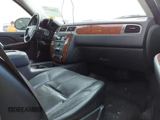2007 Chevrolet Suburban LT с VIN 1GNFK163X7J237585, выставлен на аукционе IAAI как лот 41802337 с пробегом 225 449 миль миль и . История ставок и продаж доступна на DreamBid. Изображение 5.