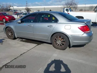 2008 Acura RL Tech Pkg with VIN JH4KB16688C004696, listed as a IAAI auction lot 41593381 with 259,544 mi miles. Bid and sale history available at carsss.com. Image 3.