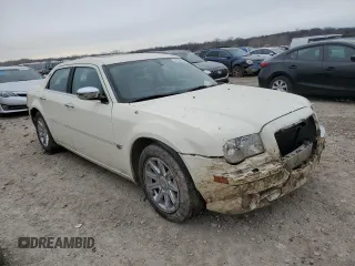 2005 Chrysler 300 with VIN 2C3AA63H05H125190, listed as a Copart auction lot 44228235 with 150,745 mi miles and Salvage Title. Bid and sale history available at carsss.com. Image 4.