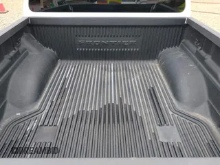 2022 Nissan Frontier SV z VIN 1N6ED1EJ1NN663862, wystawiony jako IAAI lot #41781155 z przebiegiem 52 128 mil mil oraz . Historia ofert i sprzedaży dostępna na DreamBid. Obrazek 8.