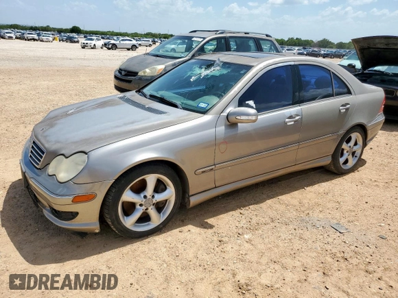 2005 Mercedes-Benz C 230 Kompressor z VIN WDBRF40J65A755885, wystawiony jako Copart lot #62019525 z przebiegiem 112 438 mil mil oraz Szkoda całkowita • Salvage title. Historia ofert i sprzedaży dostępna na DreamBid. Obrazek 1.