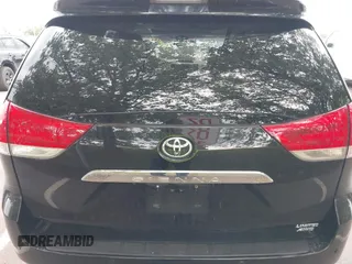 2011 Toyota Sienna XLE с VIN 5TDDK3DC2BS002852, выставлен на аукционе IAAI как лот 42399985 с пробегом 143 236 миль миль и . История ставок и продаж доступна на DreamBid. Изображение 16.