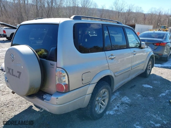 2006 Suzuki XL-7 Touring with VIN JS3TX92V964100008, listed as a IAAI auction lot 41630315 with 234,706 mi miles. Bid and sale history available at carsss.com. Image 4.