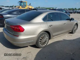 2016 Volkswagen Passat SE с VIN 1VWBT7A37GC029339, выставлен на аукционе IAAI как лот 42559687 с пробегом 217 524 миль миль и . История ставок и продаж доступна на DreamBid. Изображение 4.