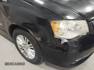 2013 Chrysler Town & Country Limited with VIN 2C4RC1GG0DR509167, listed as a IAAI auction lot 41973819 with 186,896 mi miles. Bid and sale history available at carsss.com. Image 6.