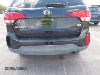 2015 Kia Sorento LX with VIN 5XYKT4A74FG594260, listed as a IAAI auction lot 42016829 with 155,026 mi miles. Bid and sale history available at carsss.com. Image 14.