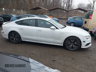 2017 Audi A7 Premium Plus с VIN WAUW2AFC0HN085266, выставлен на аукционе IAAI как лот 41461035 с пробегом 135 459 миль миль и . История ставок и продаж доступна на DreamBid. Изображение 13.