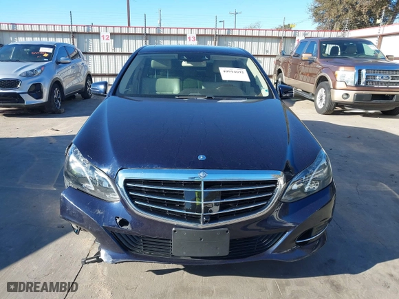 2014 Mercedes-Benz E-Class E 350 Luxury with VIN WDDHF8JBXEB068470, listed as a IAAI auction lot 40914692 with 96,308 mi miles. Bid and sale history available at carsss.com. Image 13.