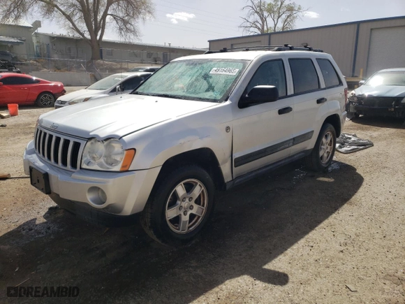 2005 Jeep Grand Cherokee Laredo with VIN 1J4HR48N55C600173, listed as a Copart auction lot 49164965 with 84,100 mi miles and Salvage Title. Bid and sale history available at carsss.com. Image 1.
