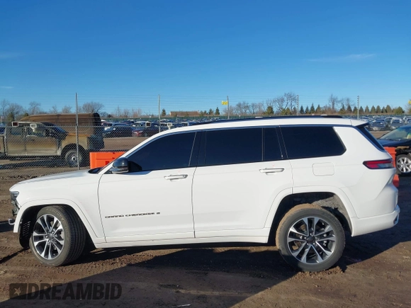 2021 Jeep Grand Cherokee Overland with VIN 1C4RJKDG3M8204967, listed as a IAAI auction lot 41744813 with 37,297 mi miles and . Bid and sale history available at DreamBid. Image 15.