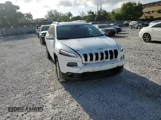 2015 Jeep Cherokee Latitude с VIN 1C4PJMCB2FW734628, выставлен на аукционе Copart как лот 57585295 с пробегом 82 268 миль миль и Списание • Salvage title. История ставок и продаж доступна на DreamBid. Изображение 13.