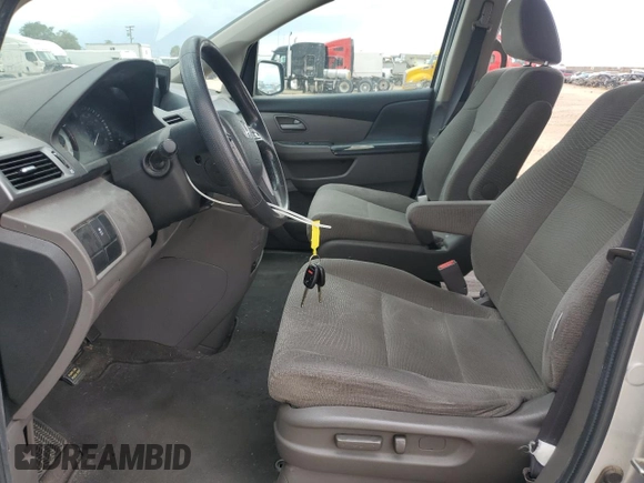 2013 Honda Odyssey LX z VIN 5FNRL5H22DB039777, wystawiony jako Copart lot #59398315 z przebiegiem 228 528 mil mil oraz Czysty tytuł • Clean title. Historia ofert i sprzedaży dostępna na DreamBid. Obrazek 7.